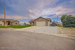 2096 W 2nd St, Craig, CO 81625 - Photo 3
