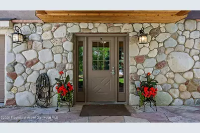 390 Jenny Place, New Castle, CO 81647 - Photo 3