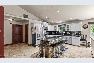390 Jenny Place, New Castle, CO 81647 - Photo 15