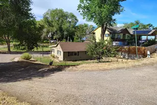 161 E 10th St, Rifle, CO 81650 - Photo 19
