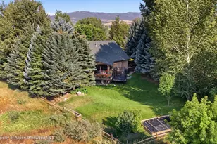 4132 Crystal Bridge Dr, Carbondale, CO 81623 - Photo 5