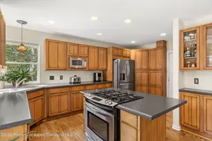 1026 Park W Dr, Glenwood Springs, CO 81601 - Photo 5