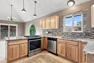 2209 Avon Dr, Grand Junction, CO 81507 - Photo 9