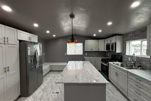 831 N Cottonwood Ave, Canon City, CO 81212 - Photo 3