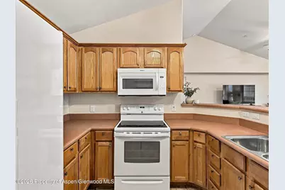 348 River View Drive #206, New Castle, CO 81647 - Photo 9
