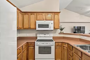 348 River View Dr, New Castle, CO 81647 - Photo 9