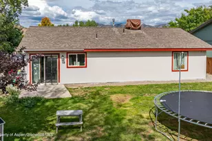 413 W Richards Ave, Silt, CO 81652 - Photo 5