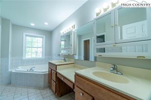 1013 NE Turnberry St, Lenoir, NC 28645 - Photo 11