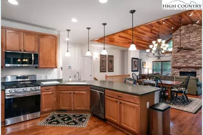 106 Hawthorne Road, Beech Mountain, NC 28604 - Photo 9