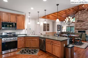 106 Hawthorne Rd, Beech Mountain, NC 28604 - Photo 9