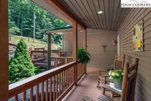106 Hawthorne Rd, Beech Mountain, NC 28604 - Photo 1