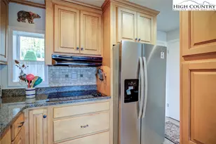 367 Skyleaf Dr, Sugar Mountain, NC 28604 - Photo 17