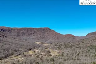 60 E Valley View Dr, Marion, NC 28752 - Photo 5