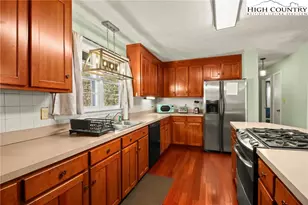 509 7 Devils Rd, Banner Elk, NC 28604 - Photo 17