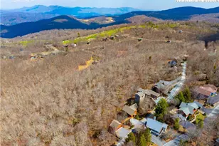 138 Hawthorn Rd, Beech Mountain, NC 28604 - Photo 3