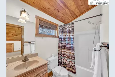 138 Hawthorn Road, Beech Mountain, NC 28604 - Photo 33