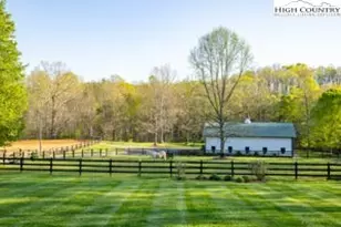 906 Long Hill Rd, Pilot Mountain, NC 27030 - Photo 35