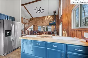 101 Pond Creek Rd, Beech Mountain, NC 28604 - Photo 15