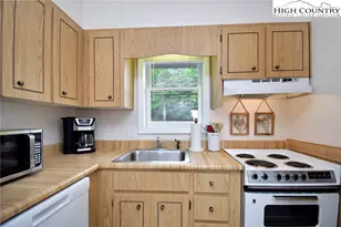 367 Skyleaf Dr, Sugar Mountain, NC 28604 - Photo 17