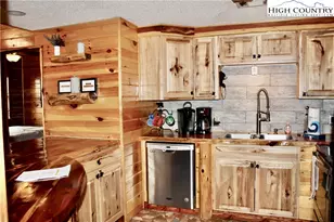 303 Sugar Top Dr, Sugar Mountain, NC 28604 - Photo 9