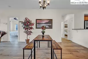 335 Pleasant View Dr, Sugar Mountain, NC 28604 - Photo 15