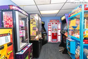 301 Pinnacle Inn Rd, Beech Mountain, NC 28604 - Photo 33