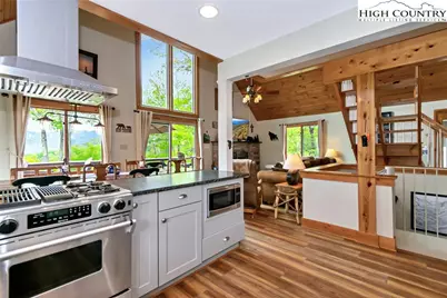 569 Shelter Rock Circle, Sugar Mountain, NC 28604 - Photo 15