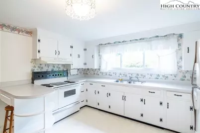 8693 Nc Hwy 88 E Highway, Laurel Springs, NC 28644 - Photo 19