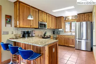 1078 Charter Hills Rd, Beech Mountain, NC 28604 - Photo 3