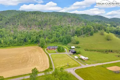 5500 Roan Creek, Mountain City, TN 37683 - Photo 9