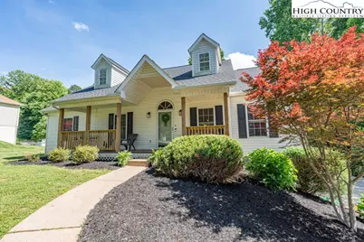 235 Brooklin Street, Wilkesboro, NC 28697 - Photo 3