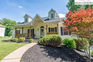 235 Brooklin St, Wilkesboro, NC 28697 - Photo 3