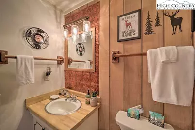 220 Charter Hills Road #B-2, Beech Mountain, NC 28604 - Photo 7