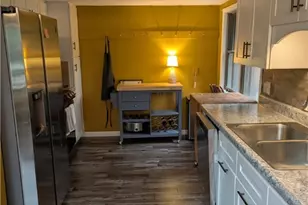 370 Woodland Hls Dr, Elk Park, NC 28622 - Photo 9