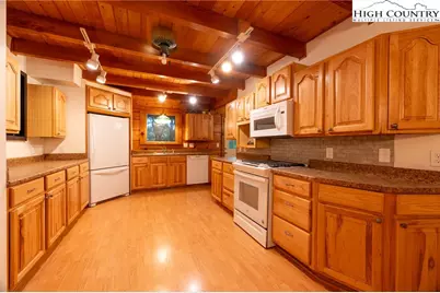 170 Mountain Laurel Lane, Blowing Rock, NC 28605 - Photo 15