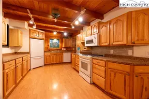 170 Mountain Laurel Ln, Blowing Rock, NC 28605 - Photo 15