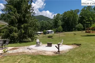 1424 Bear Creek Rd, Bakersville, NC 28705 - Photo 23