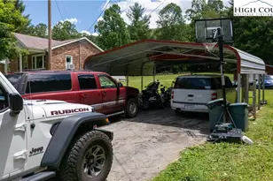 1424 Bear Creek Rd, Bakersville, NC 28705 - Photo 33