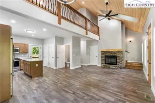 511 N Blue Ridge Dr, Marion, NC 28752 - Photo 9