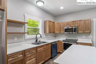 511 N Blue Ridge Drive, Marion, NC 28752 - Photo 13