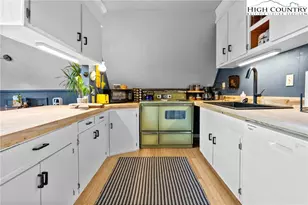 179 Rhododendron Dr, Beech Mountain, NC 28604 - Photo 19