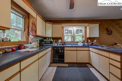 327 Mountain Flower Road, Banner Elk, NC 28604 - Photo 5