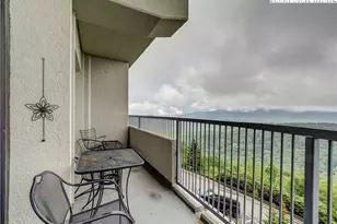 303 Sugar Top Dr, Sugar Mountain, NC 28604 - Photo 21