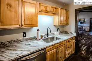 128 Hawthorn Rd, Beech Mountain, NC 28604 - Photo 15