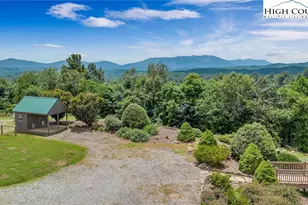 321 Laurel Highlands Dr, Grassy Creek, NC 28631 - Photo 11