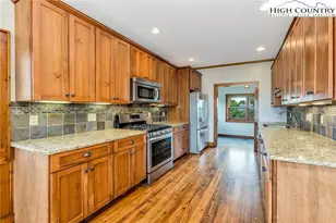 321 Laurel Highlands Dr, Grassy Creek, NC 28631 - Photo 17