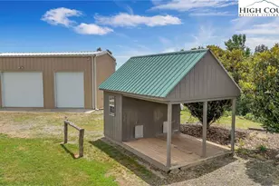 321 Laurel Highlands Dr, Grassy Creek, NC 28631 - Photo 9