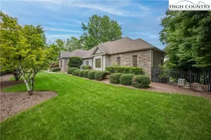 738 Country Club Rd, Roaring Gap, NC 28668 - Photo 3