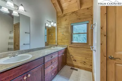 5023 Elk Park Highway, Elk Park, NC 28622 - Photo 15