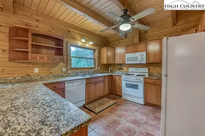 5023 Elk Park Highway, Elk Park, NC 28622 - Photo 9